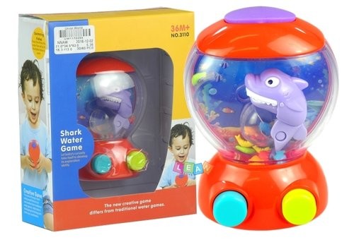 okładka Głodny rekin łowiący rybki książka