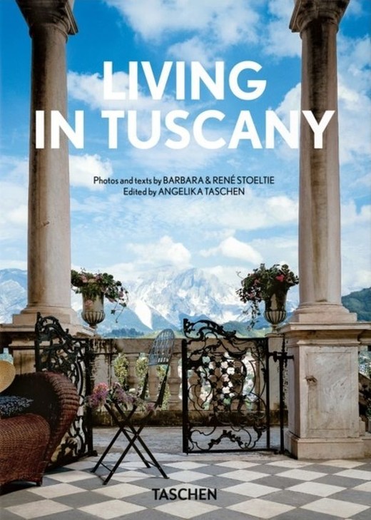 okładka Living in Tuscany. 45th Ed. We. angielska książka