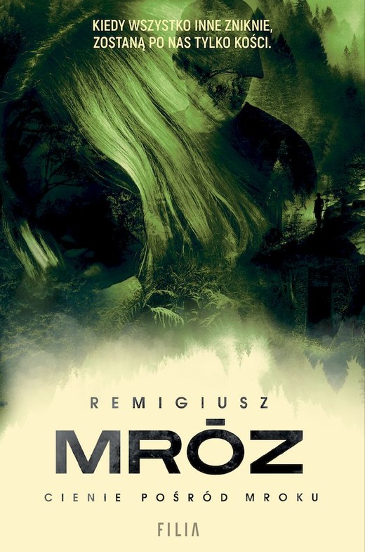 okładka Cienie pośród mroku wyd. kieszonkowe książka | Remigiusz Mróz