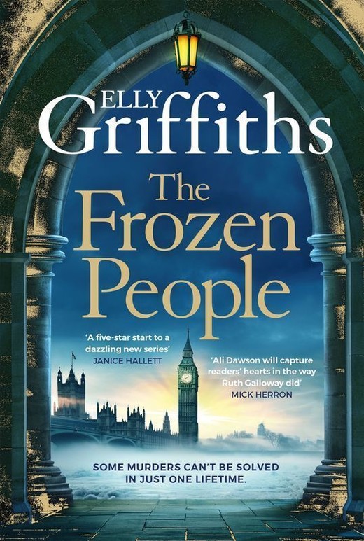 okładka The Frozen People wer. angielska książka | Elly Griffiths