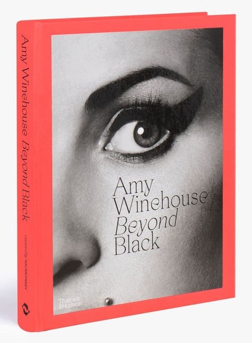 okładka Amy Winehouse. Beyond Black książka | Parry Naomi