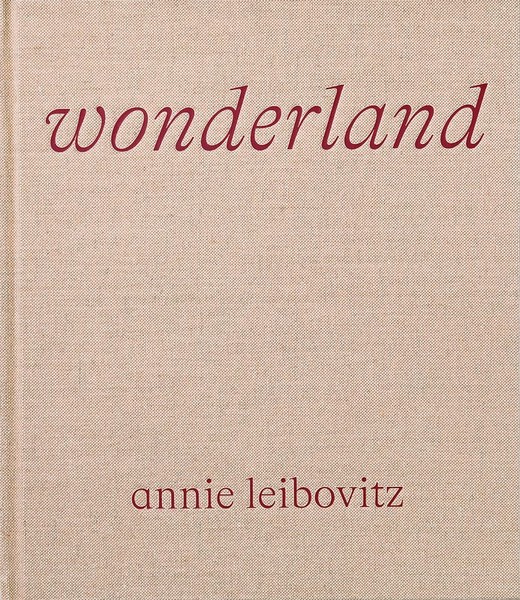 okładka Wonderland wer. angielska książka | Annie Leibovitz
