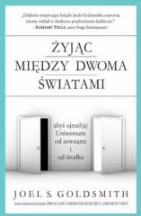 okładka Żyjąc między dwoma światami książka