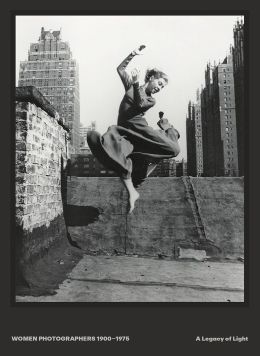 okładka Women Photographers 1900 – 1975 książka | Abigail Solomon-Godeau